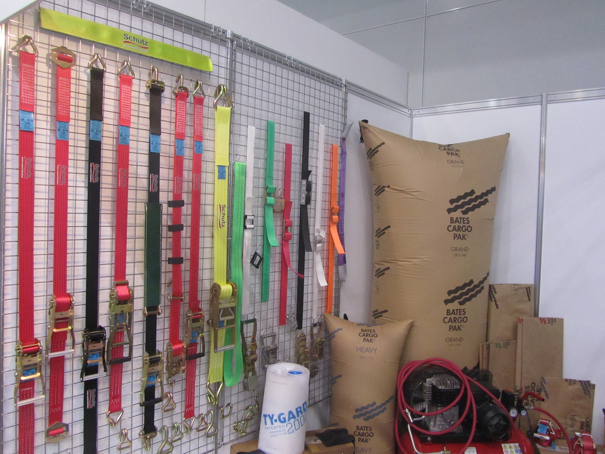 КАТФУЛ на выставке ТрансРоссия 2016, стяжные ремни, Надувные пакеты Bates Cargo Pak, Ty-Gard 2000, Распорка Void-Gard, оборудование для безопасной транспортировки груза, Современные средства фиксации, размещение и крепление груза