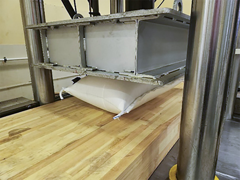 Сертификация средств крепления грузов в ОАО РЖД. КАТФУЛ — Средства фиксации, размещение и крепление груза Сертификация средств крепления грузов в ОАО РЖД, ООО «КАТФУЛ» успешно прошло испытания воздушных пакетов (аэрбэгов) в соответствии с Техническими требованиями к средствам крепления грузов в вагонах и контейнерах с использованием воздушных пакетов (аэрбэгов) при перевозках ж/д транспортом № 2560/р от 18 ноября 2019 года